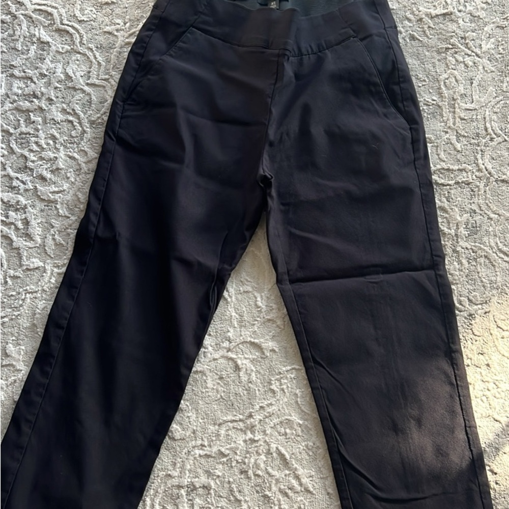 Chic Black capris